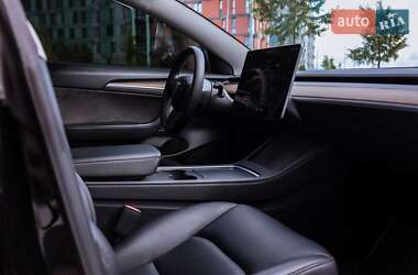 Седан Tesla Model 3 2023 в 