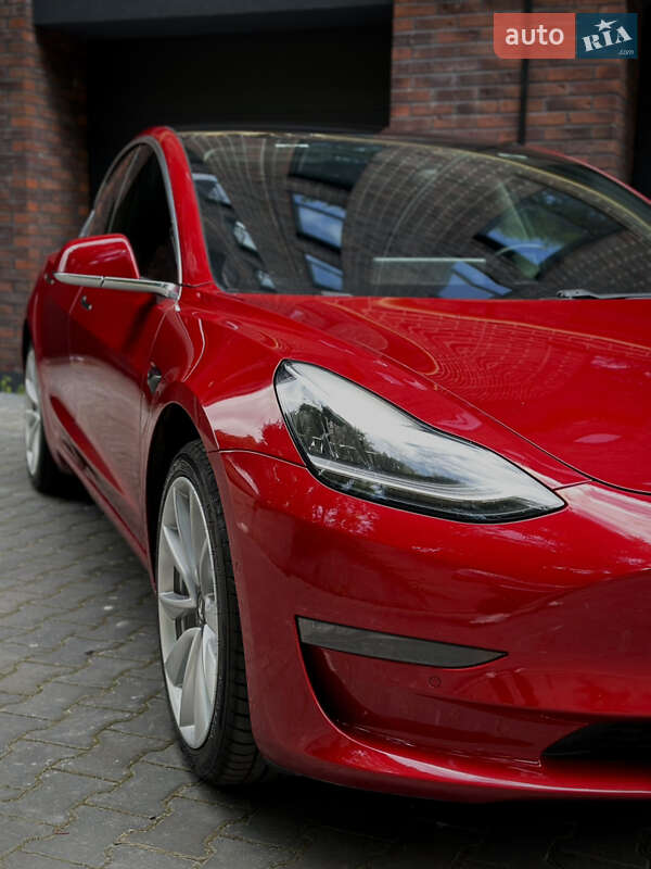 Седан Tesla Model 3 2018 в Хмельницком
