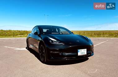 Седан Tesla Model 3 2023 в 