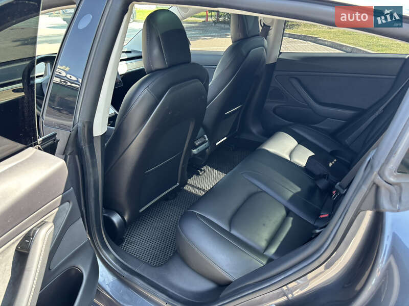 Седан Tesla Model 3 2019 в Києві