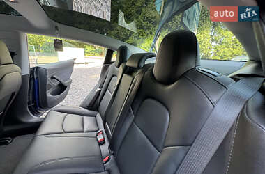 Седан Tesla Model 3 2019 в 