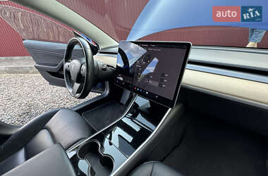 Седан Tesla Model 3 2019 в 