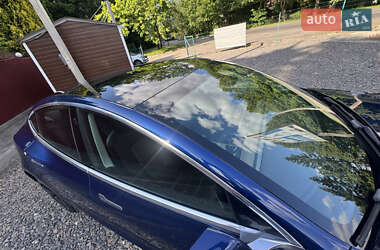 Седан Tesla Model 3 2019 в 
