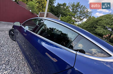 Седан Tesla Model 3 2019 в 