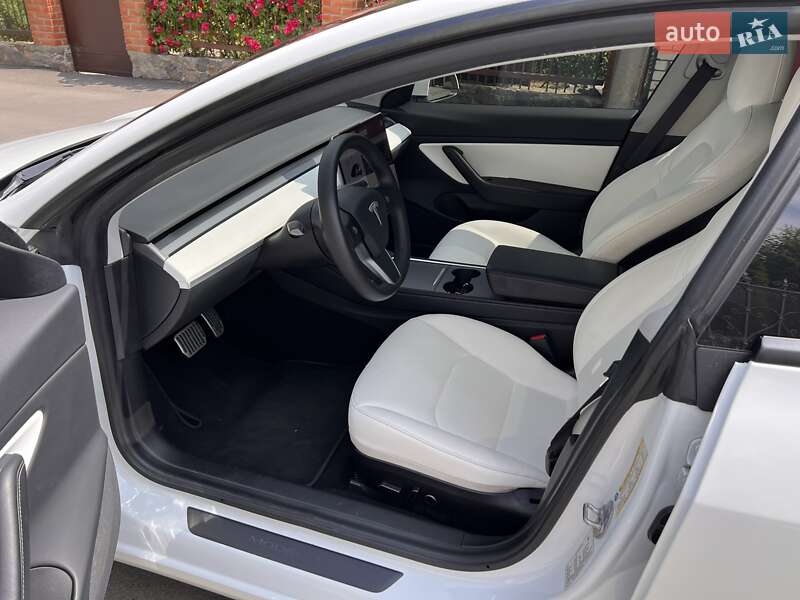 Седан Tesla Model 3 2021 в Полтаві