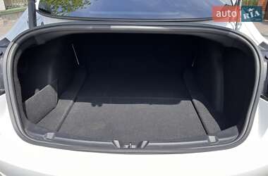 Седан Tesla Model 3 2021 в 
