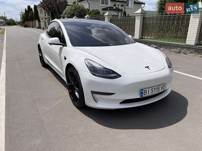 Седан Tesla Model 3 2021 в Полтаві