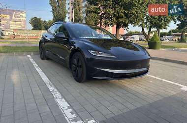 Седан Tesla Model 3 2024 в Хмельницком