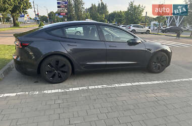 Седан Tesla Model 3 2024 в 