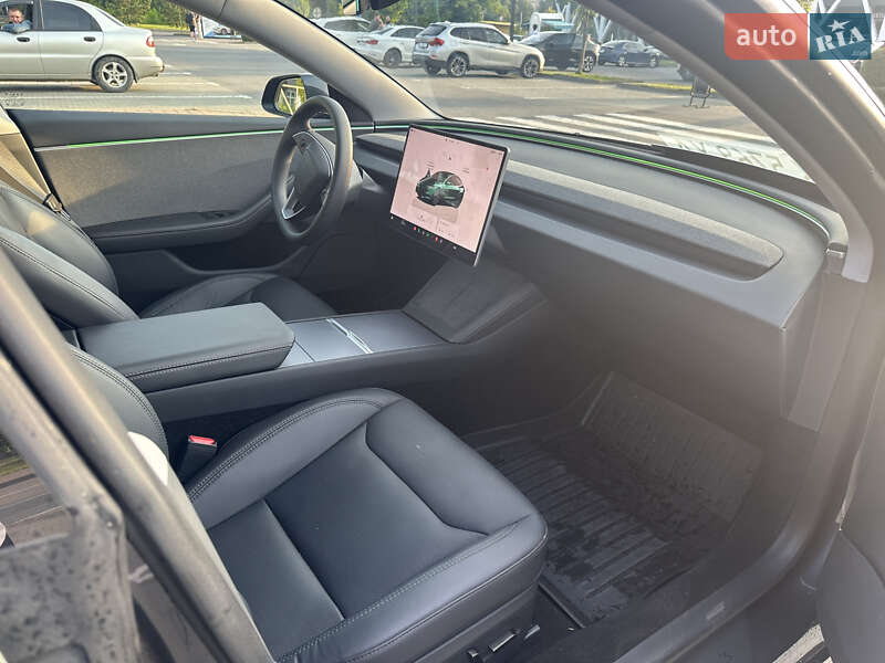 Седан Tesla Model 3 2024 в Хмельницком