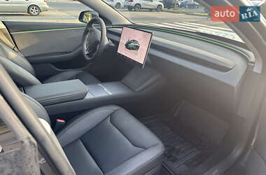 Седан Tesla Model 3 2024 в 