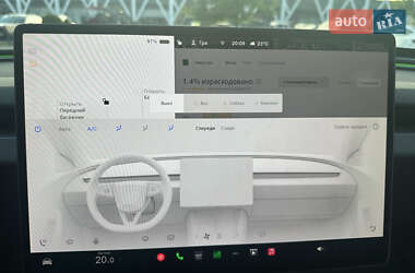 Седан Tesla Model 3 2024 в 