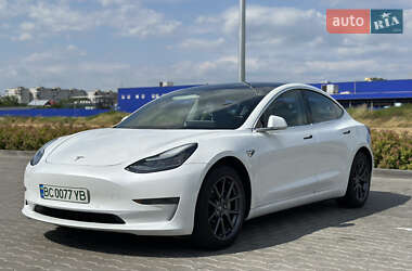 Седан Tesla Model 3 2019 в Львове