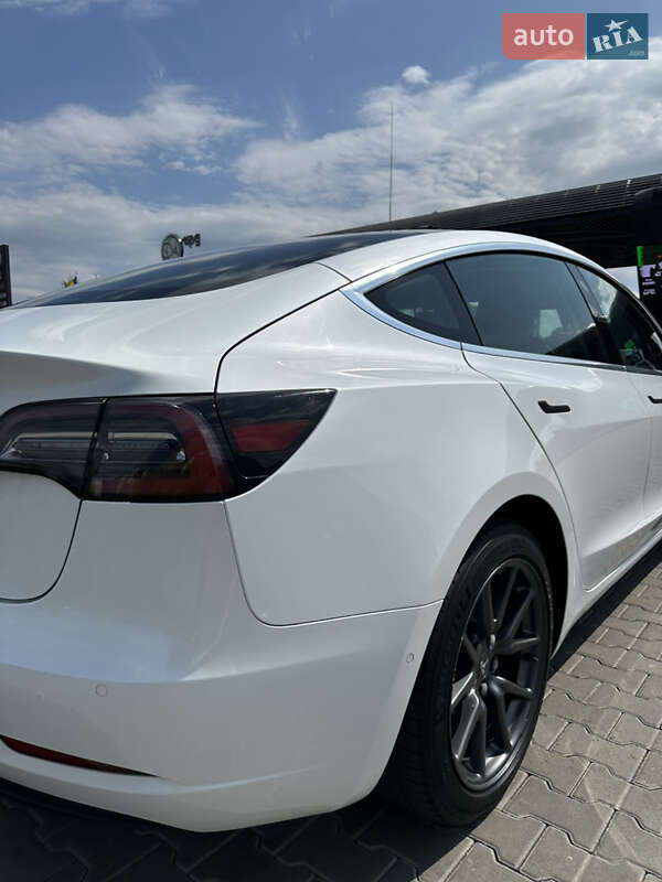 Седан Tesla Model 3 2019 в Львове фото 11 Седан Tesla Model 3 2019 в Львове