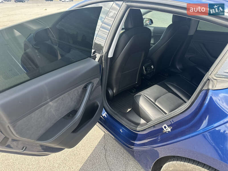 Седан Tesla Model 3 2019 в Днепре