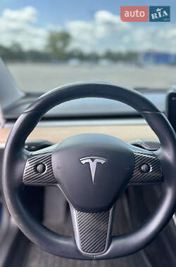 Седан Tesla Model 3 2019 в 