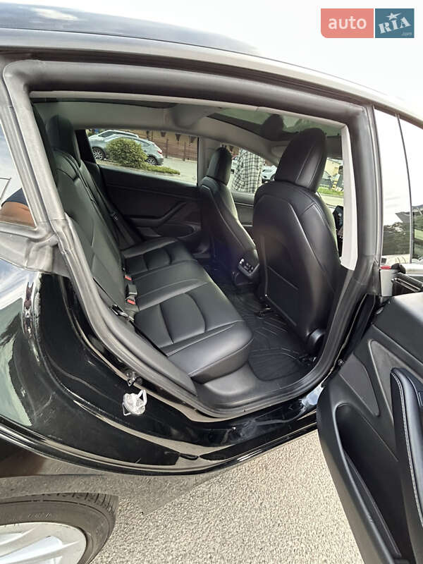 Седан Tesla Model 3 2021 в Днепре