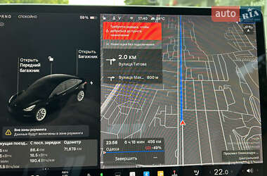Седан Tesla Model 3 2021 в 