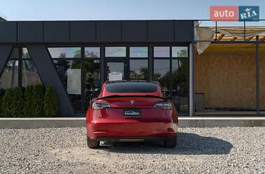 Седан Tesla Model 3 2021 в 