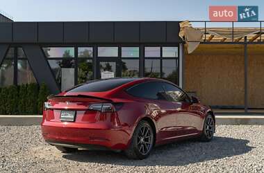 Седан Tesla Model 3 2021 в 