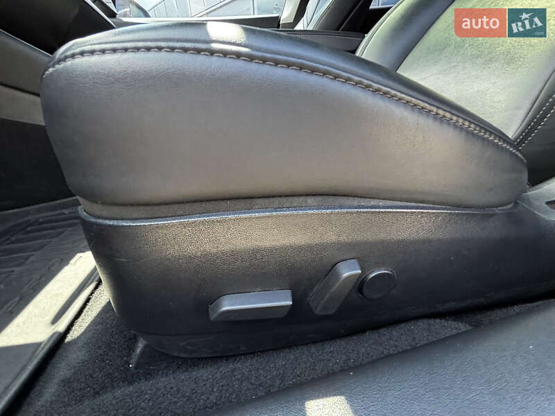 Седан Tesla Model 3 2018 в Полтаве