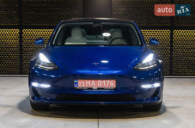 Седан Tesla Model 3 2019 в 