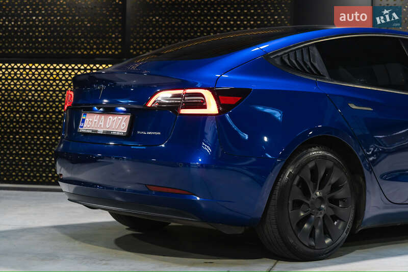 Седан Tesla Model 3 2019 в Луцке