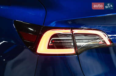 Седан Tesla Model 3 2019 в 