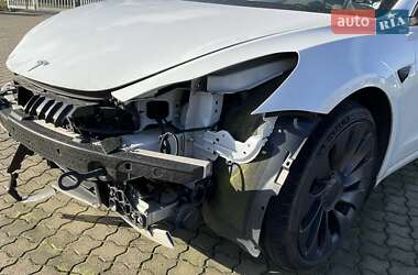 Седан Tesla Model 3 2021 в 