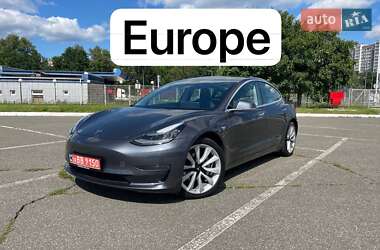 Седан Tesla Model 3 2019 в Киеве