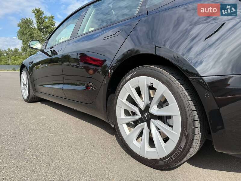 Седан Tesla Model 3 2021 в Дніпрі