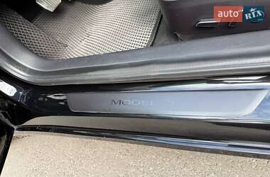 Седан Tesla Model 3 2021 в 
