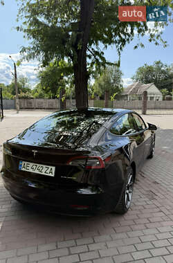 Седан Tesla Model 3 2021 в 