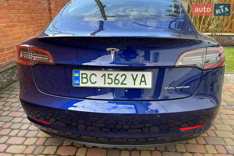 Седан Tesla Model 3 2018 в Києві