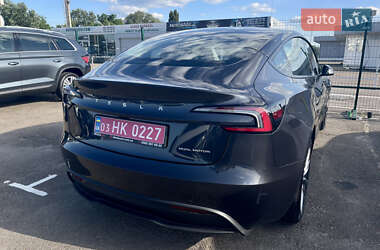 Седан Tesla Model 3 2024 в 