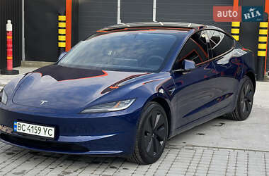 Седан Tesla Model 3 2024 в Самборе