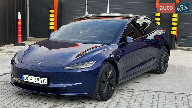 Tesla Model 3 2024