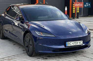 Седан Tesla Model 3 2024 в 