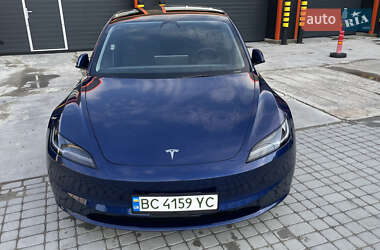Седан Tesla Model 3 2024 в 