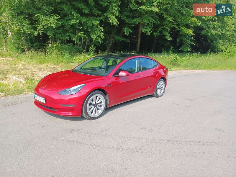 Седан Tesla Model 3 2022 в Хмельницком