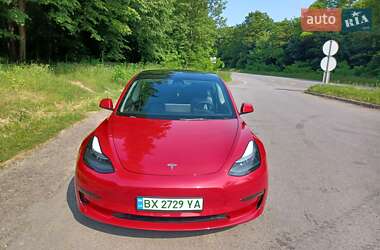Седан Tesla Model 3 2022 в 
