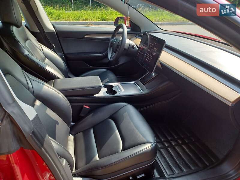 Седан Tesla Model 3 2022 в Хмельницком
