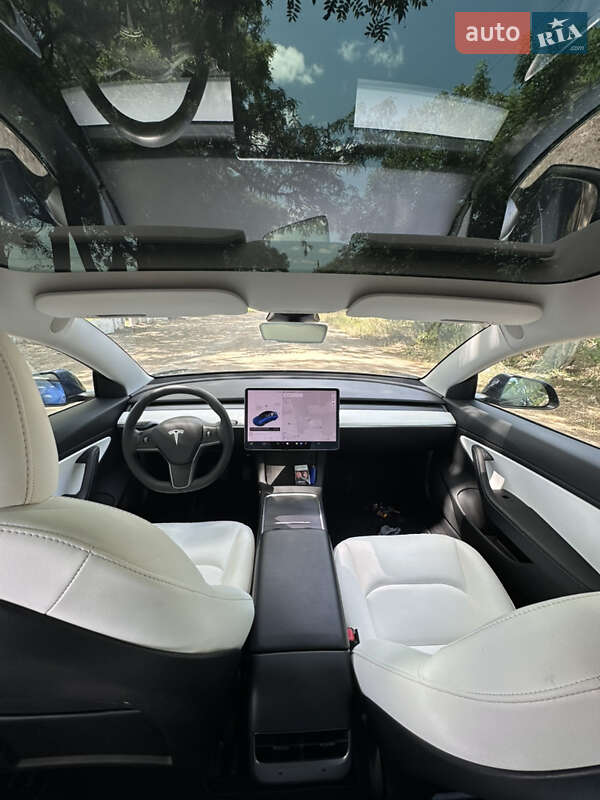 Седан Tesla Model 3 2020 в Одессе
