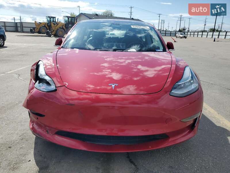 Седан Tesla Model 3 2018 в Львове