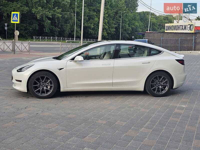 Седан Tesla Model 3 2019 в Тернополе