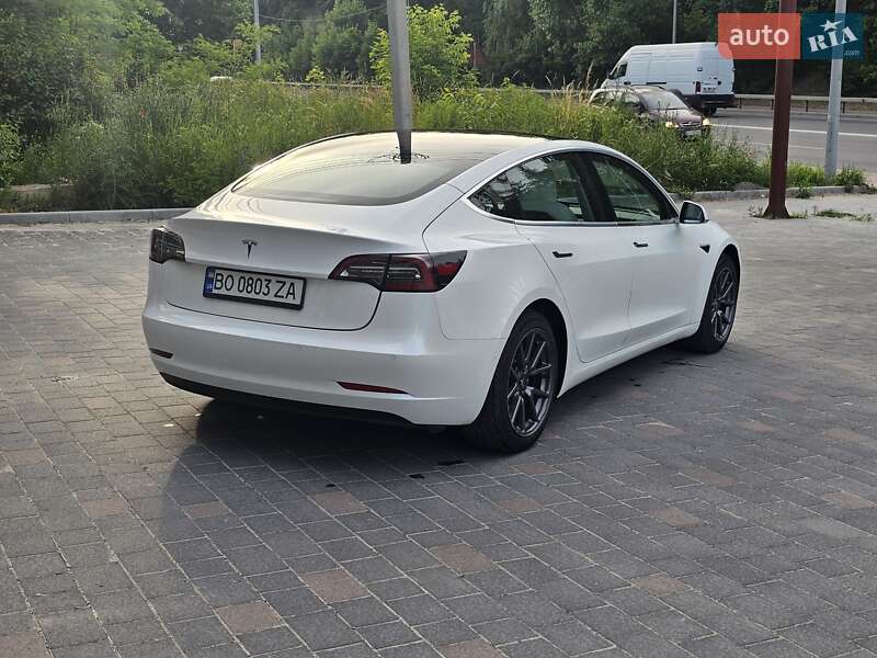 Седан Tesla Model 3 2019 в Тернополе