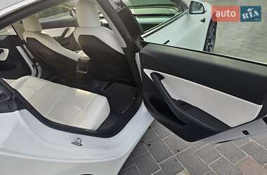 Седан Tesla Model 3 2019 в 