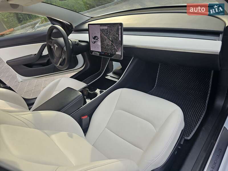 Седан Tesla Model 3 2019 в Тернополе