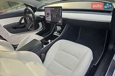 Седан Tesla Model 3 2019 в 