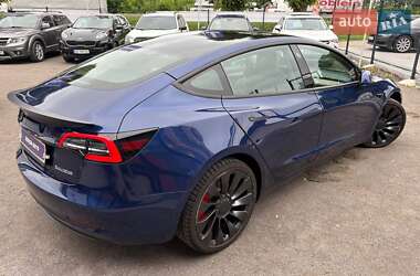 Седан Tesla Model 3 2023 в 